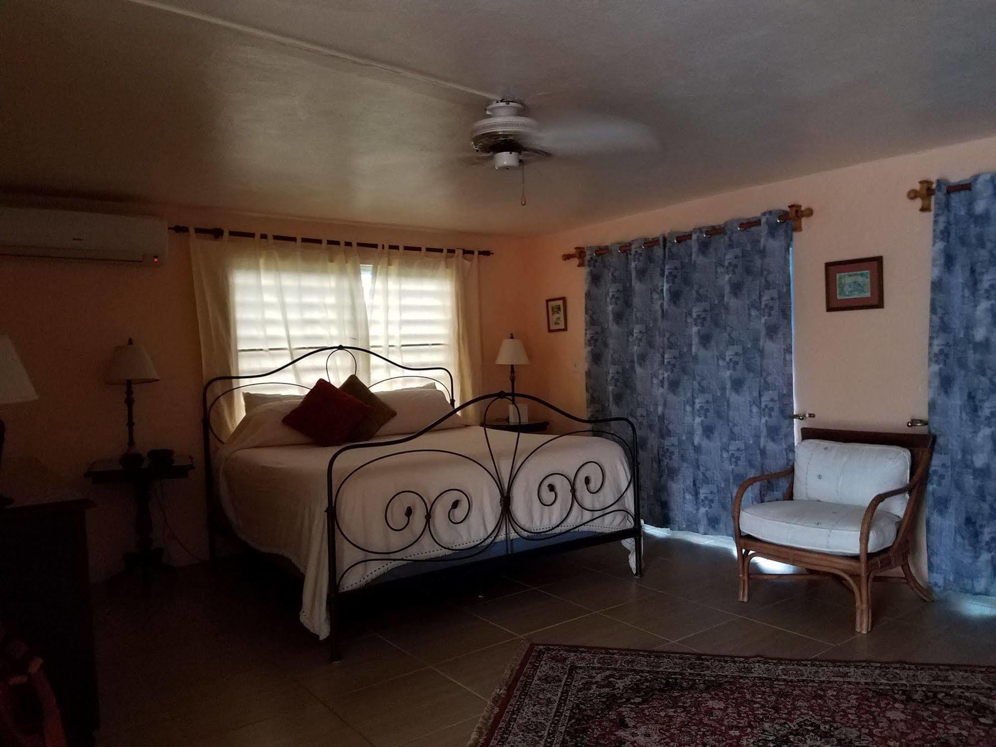 Carringtons Inn Saint Croix Island Екстер'єр фото